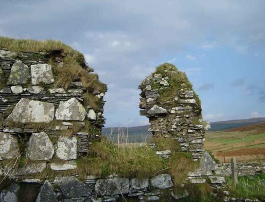 Kilvickeon Old Church & Beach